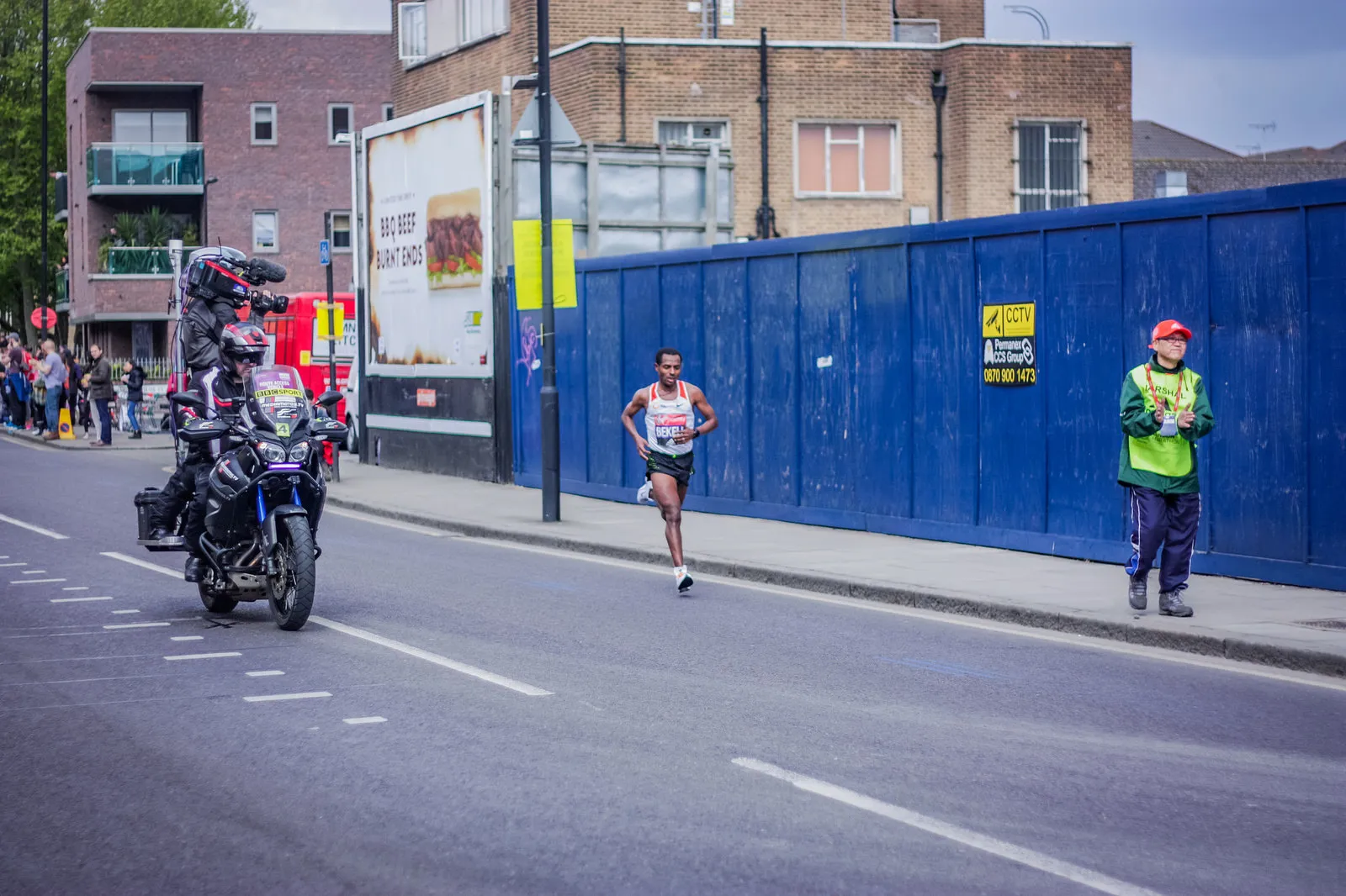 Kenenisa Bekele on the course of 2017 London Marathon