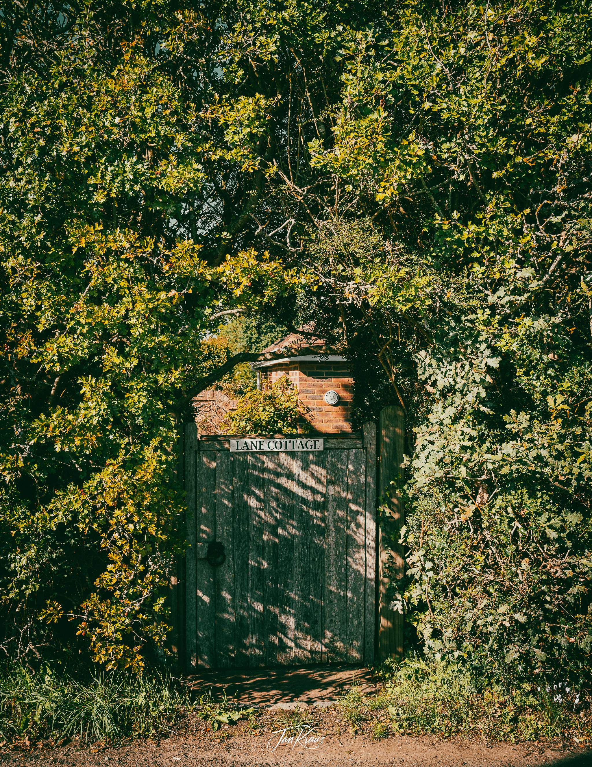 Lane Cottage gate, Kent, England, UK