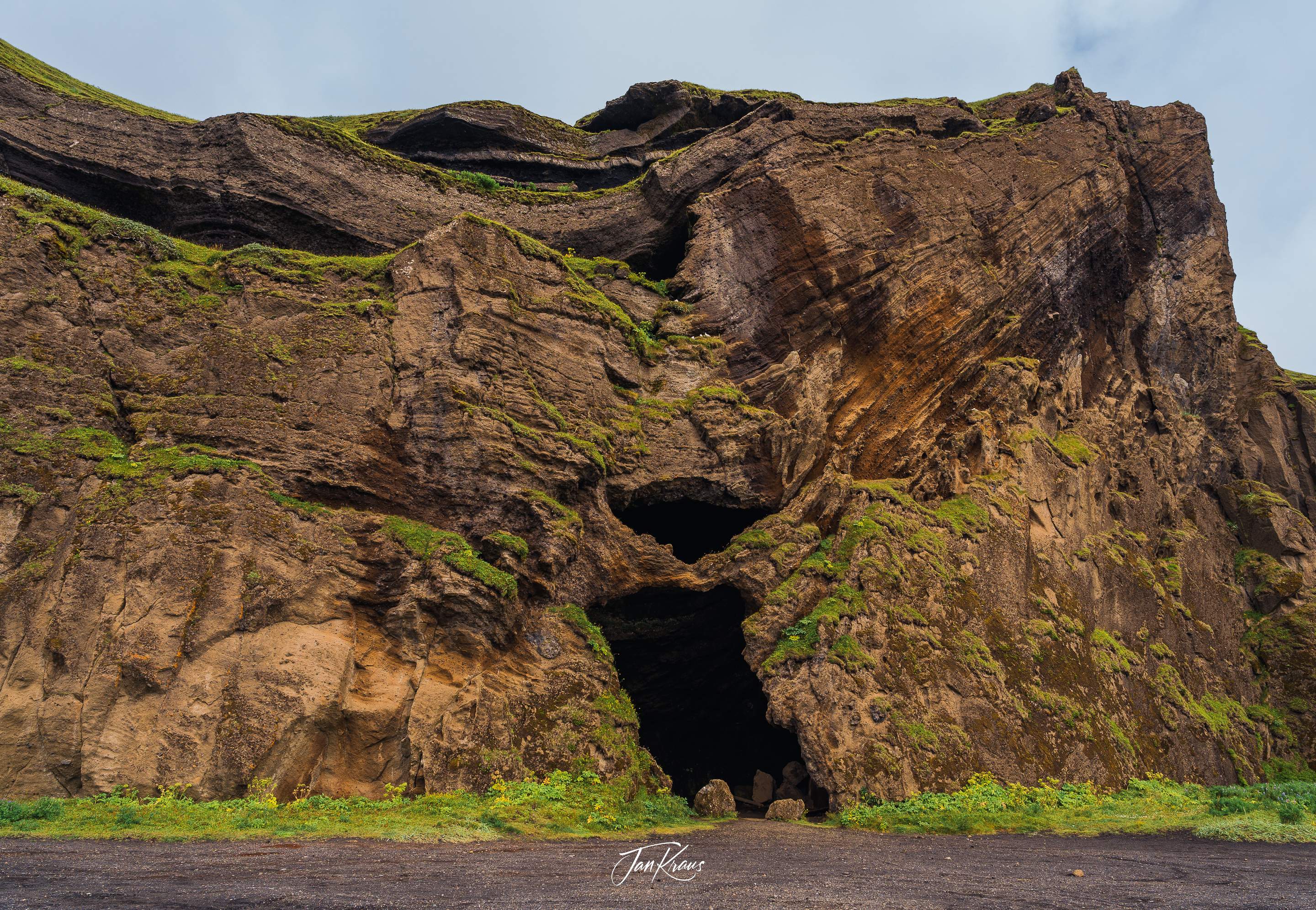 Interesting patterns at Gígjagjá cave near Hjörleifshöfði, Iceland