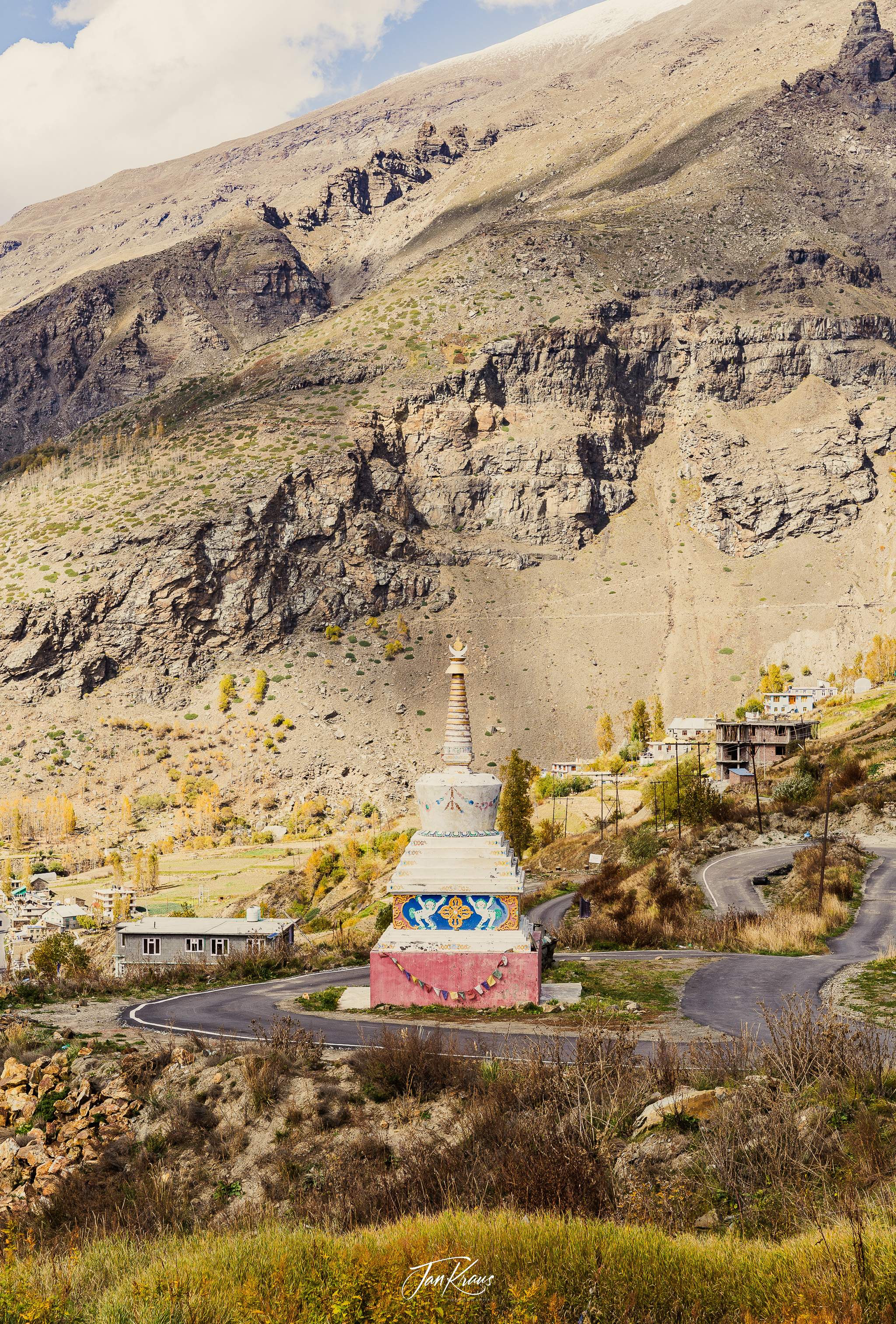 Views from Buddhist monastery in Kullu Valley, India