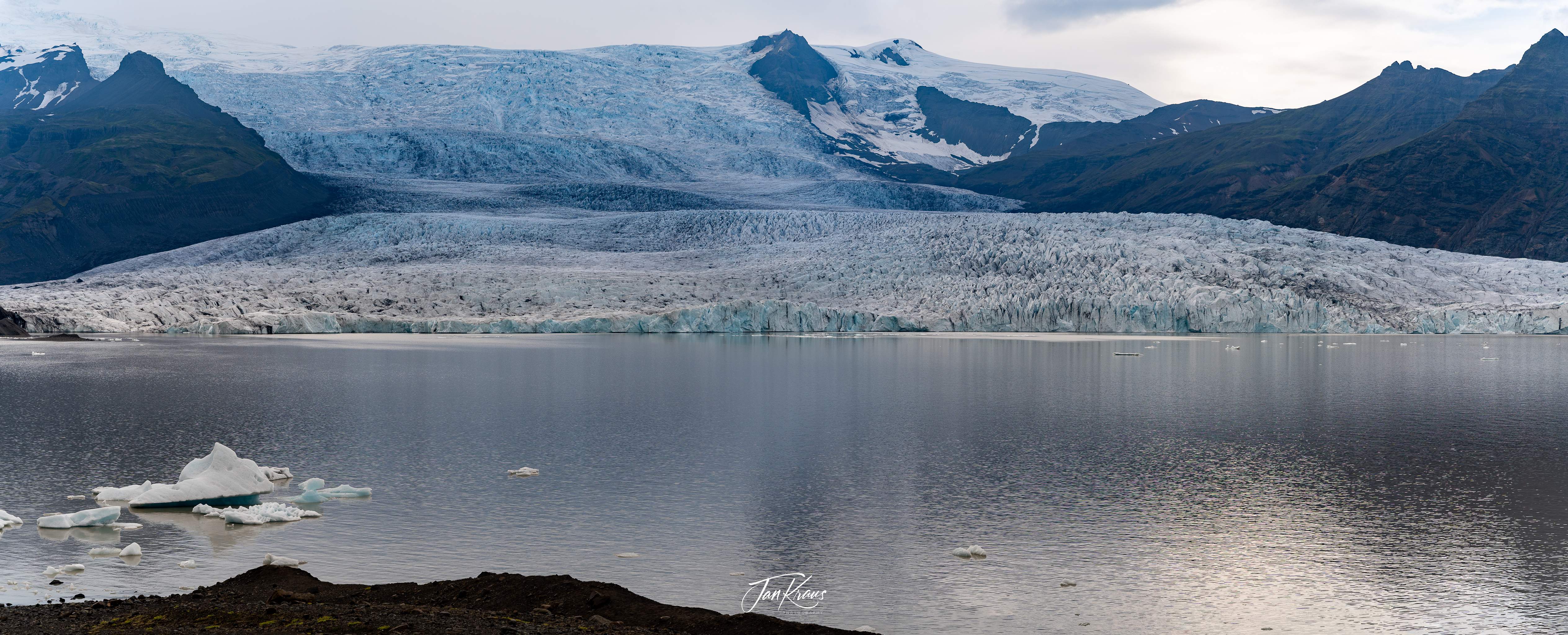  Fjallsárlón - glacial lagoon in front of Vatnajökull glacier, Iceland